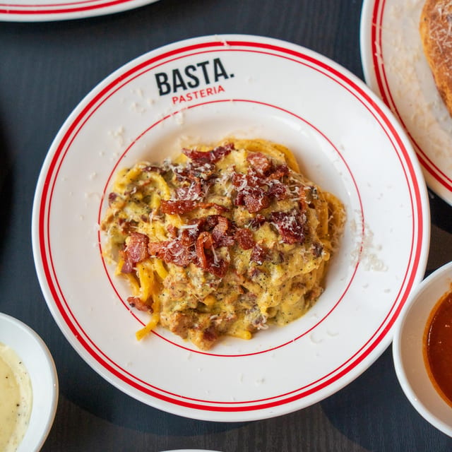 BUCATINI CARBONARA.