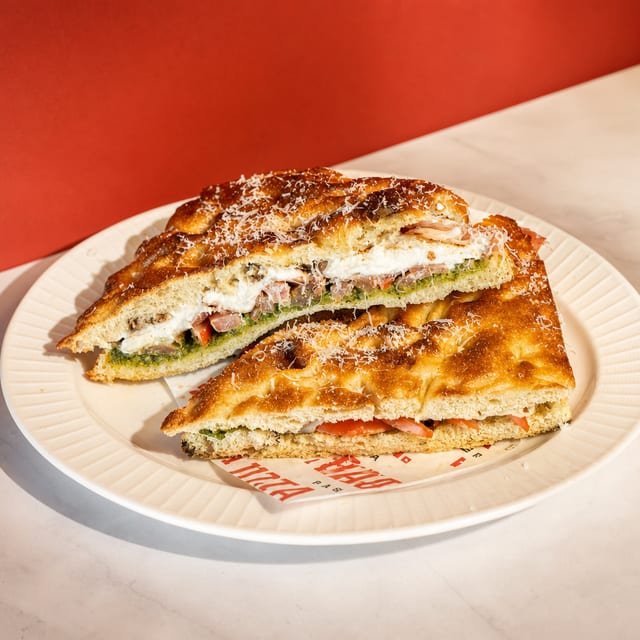 PESTO CAPRESE FOCACCIA.